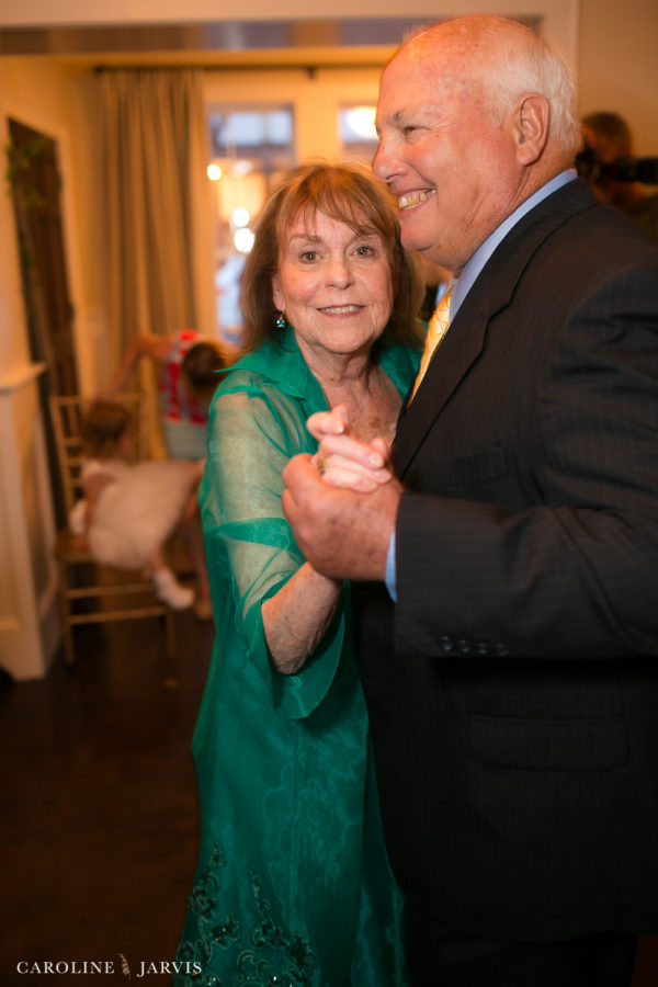 108 Budleigh Wedding in Manteo, NC - Mr. & Mrs. Wood by Caroline Jarvis Photography 2-April 29, 20171158