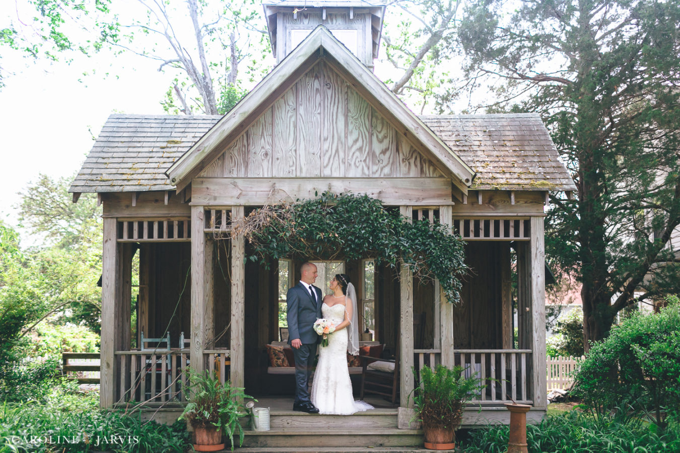 108 Budleigh Wedding in Manteo, NC - Mr. & Mrs. Wood by Caroline Jarvis Photography-April 29, 20171036