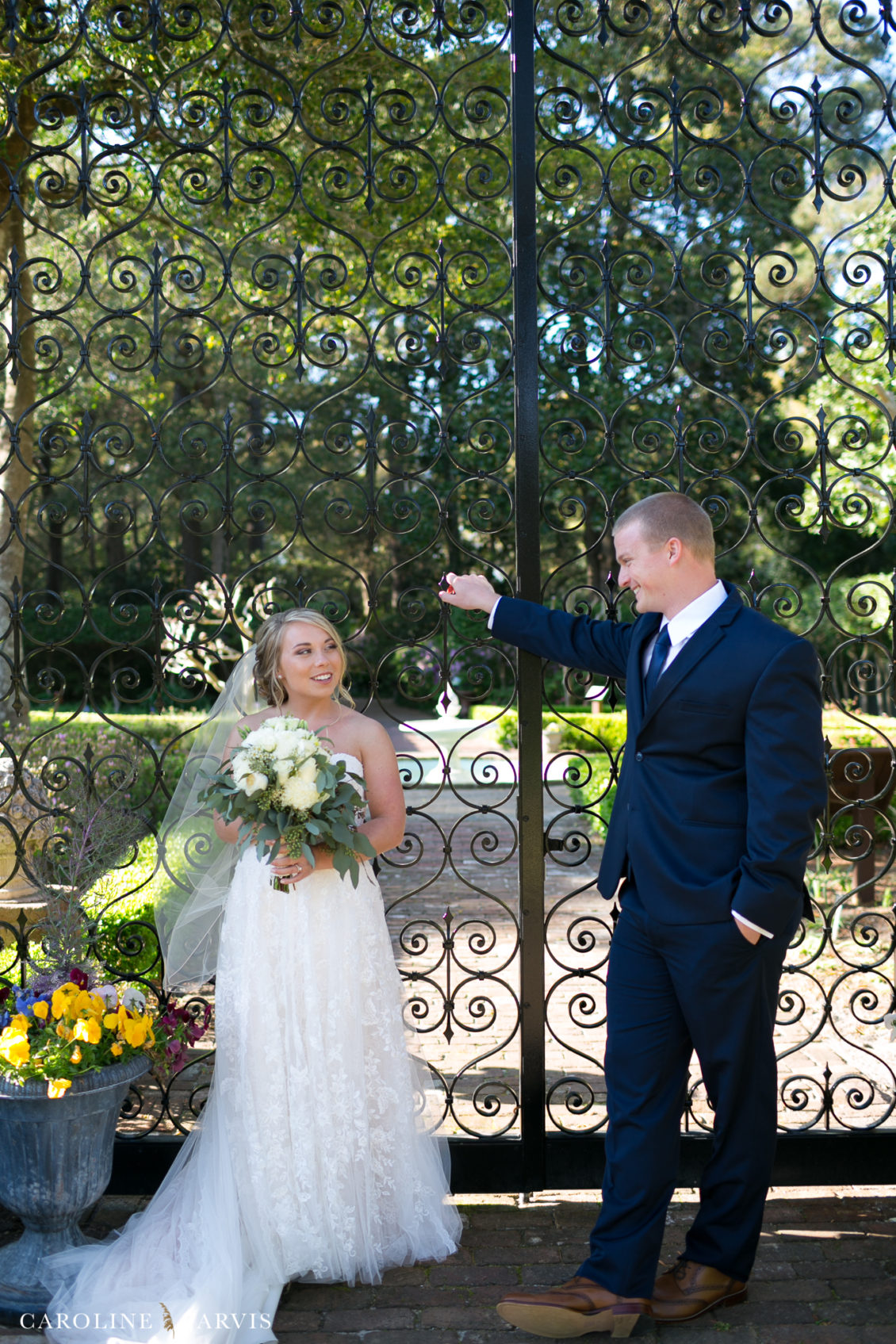 Elizabethan_Gardens_Wedding_by_Caroline_Jarvis_Photography_Mr_&_Mrs_Stowe-April 21, 20181425