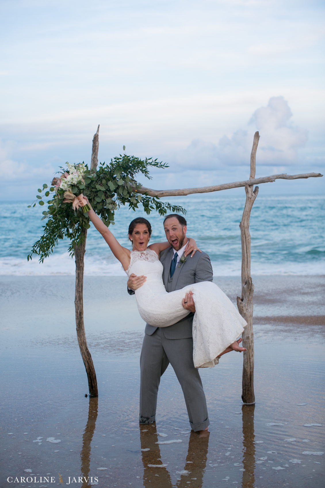 Koru_Beach_Klub_Wedding_by_Caroline_Jarvis_Photography_Cortney_Chris2-September 08, 2018530