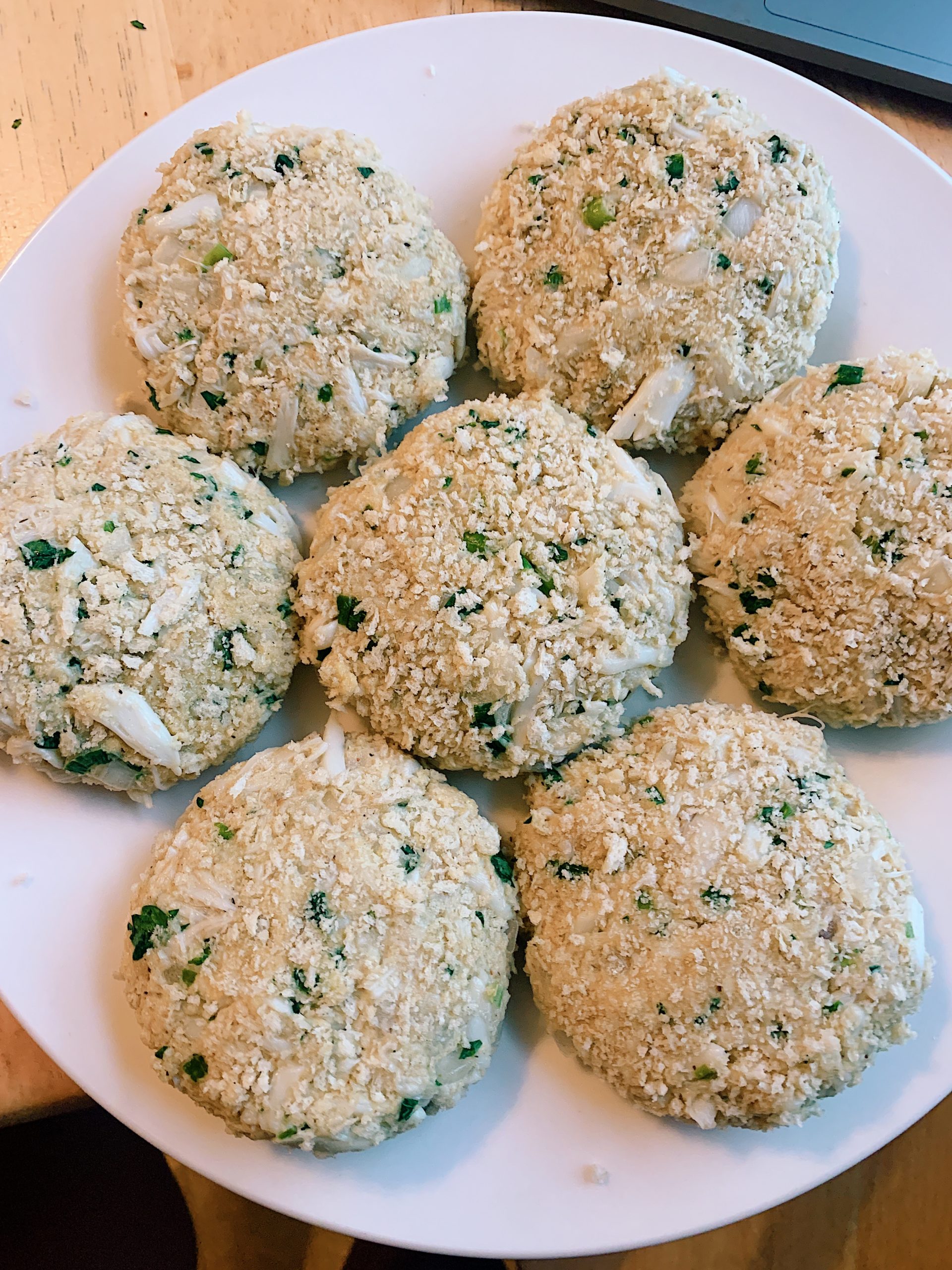 Homemade Carolina Crab Cakes Recipe )